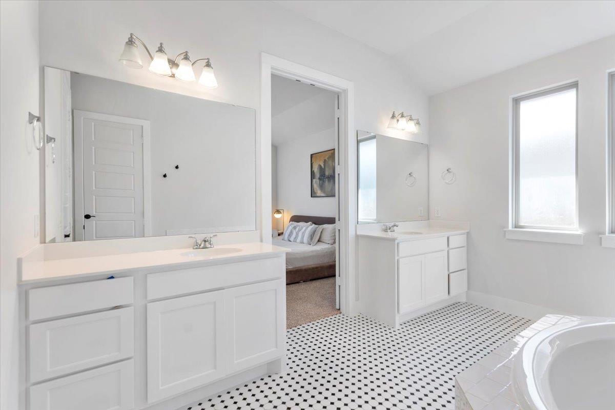 7905 Catbird Ln, Austin, TX 78744