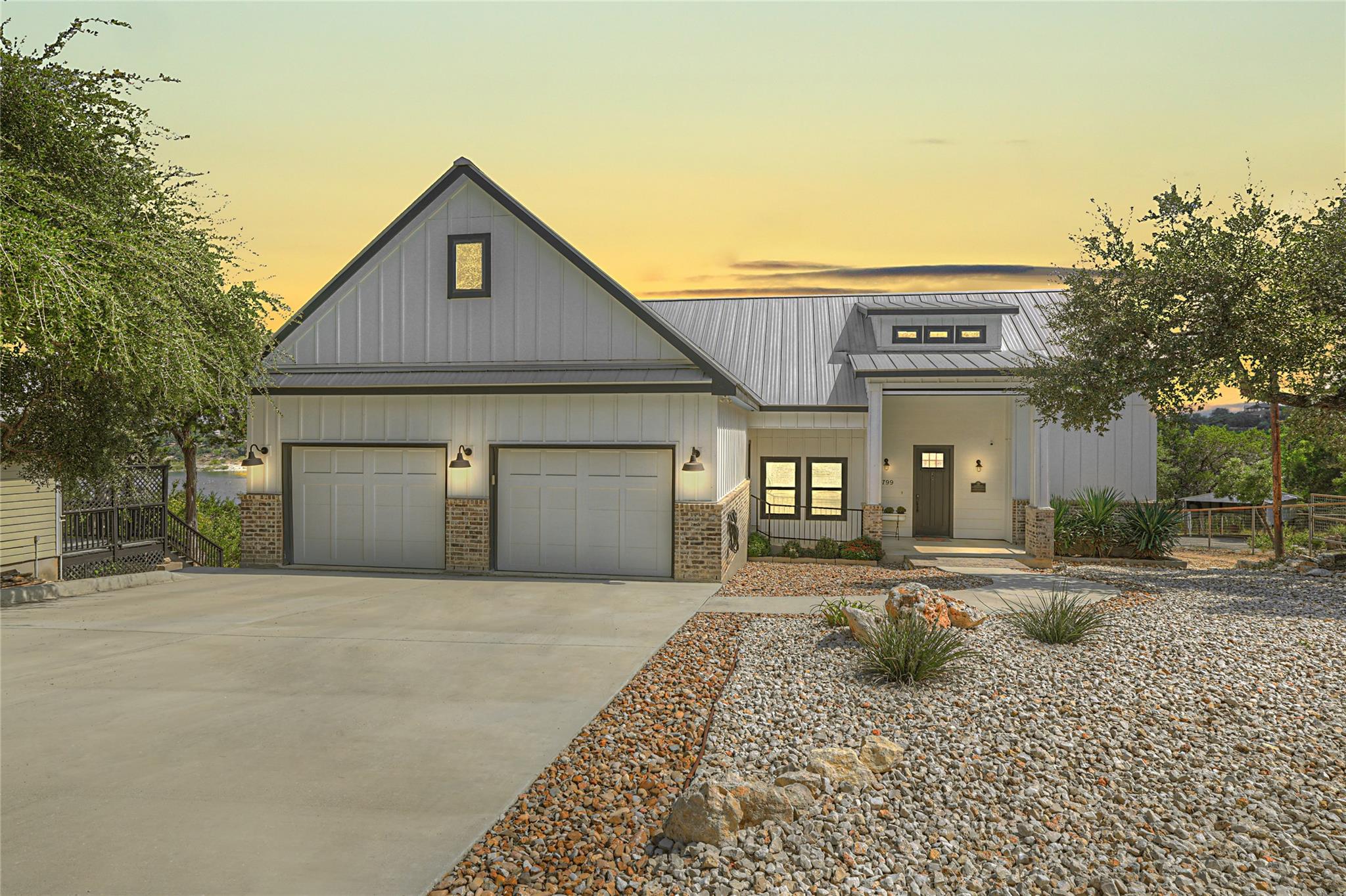 1799 Lakeside Dr W, Canyon Lake, TX 78133