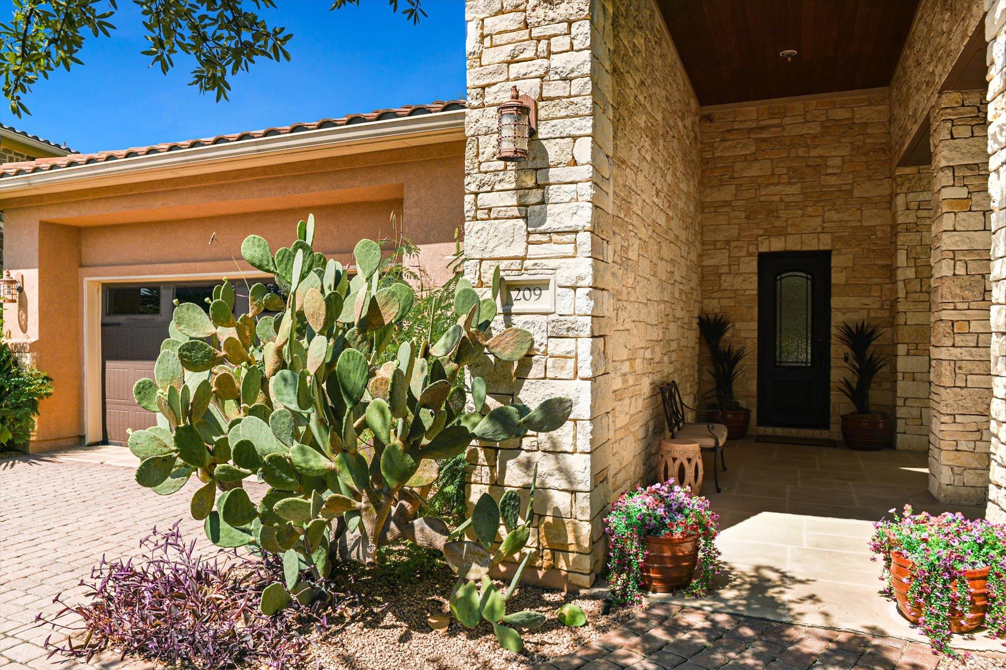 209 Majestic Arroyo Way, Austin, TX 78738