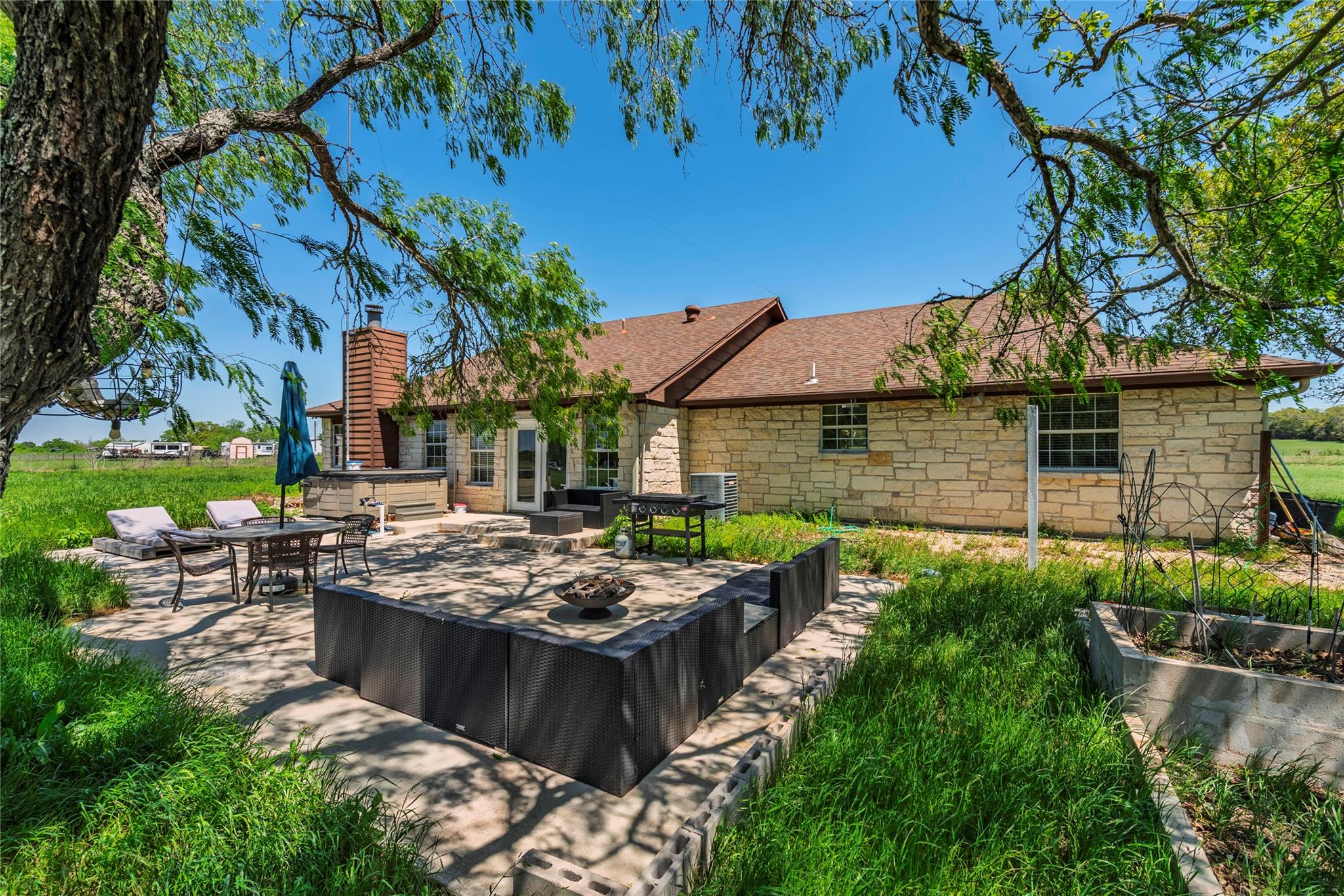 358 Easley Rd, Smithville, TX 78957