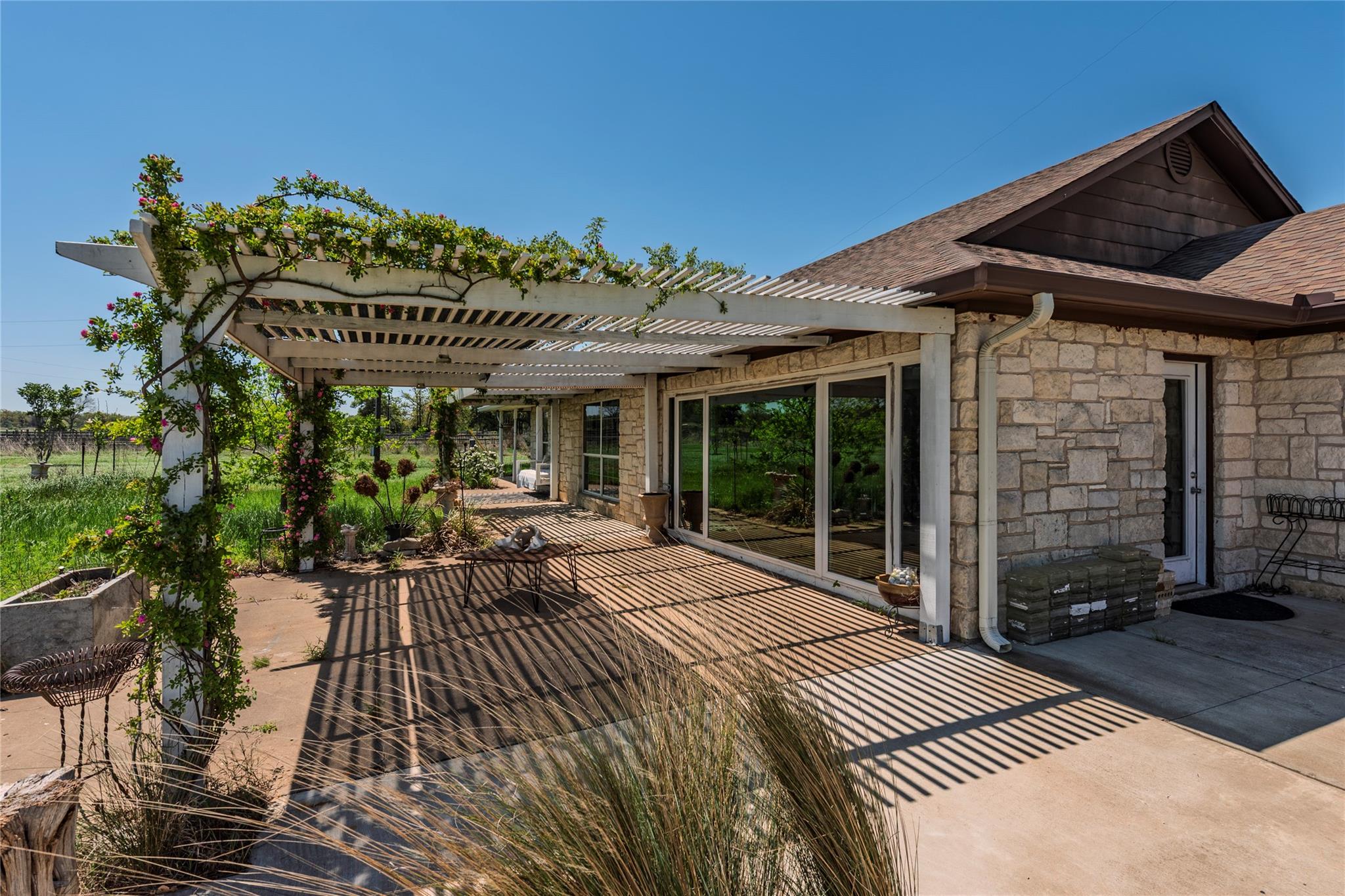 358 Easley Rd, Smithville, TX 78957