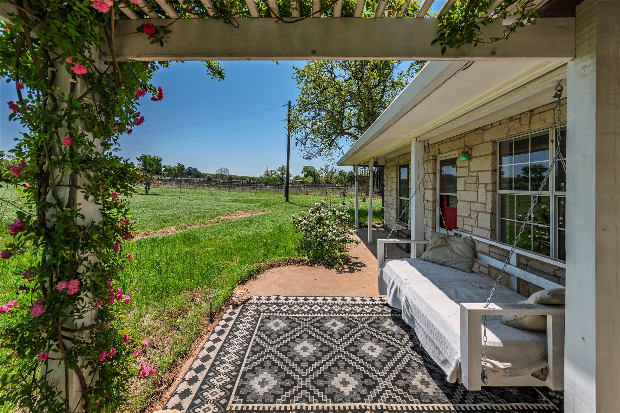 358 Easley Rd, Smithville, TX 78957