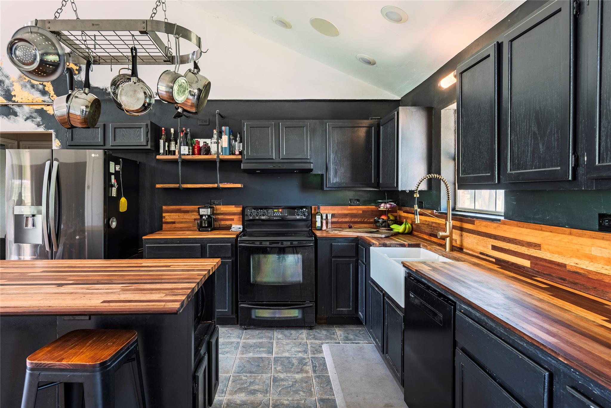 358 Easley Rd, Smithville, TX 78957