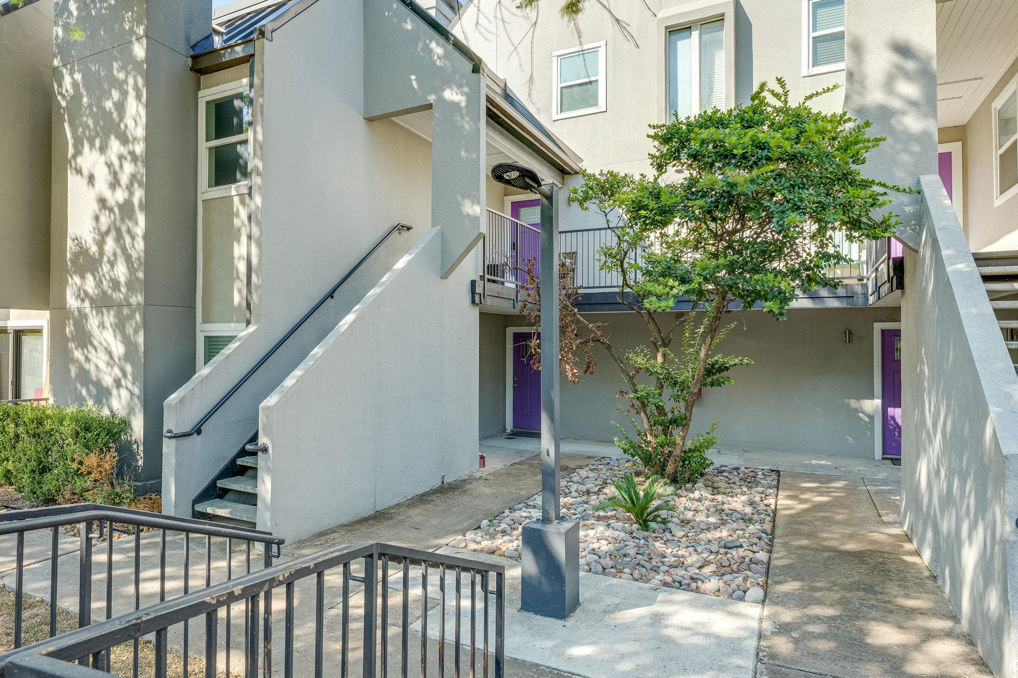 935 La Posada Dr # 156, Austin, TX 78752