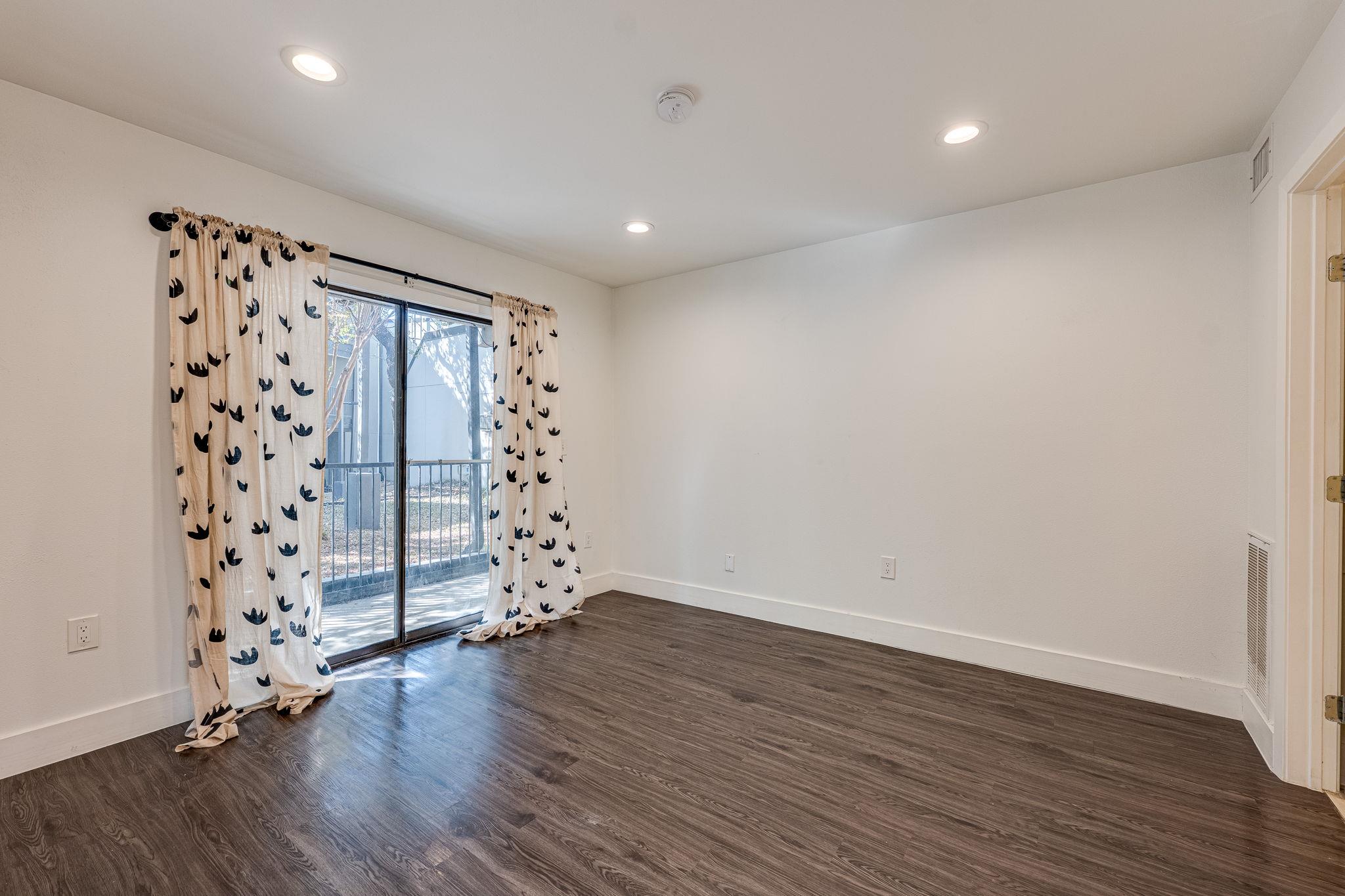 935 La Posada Dr # 156, Austin, TX 78752