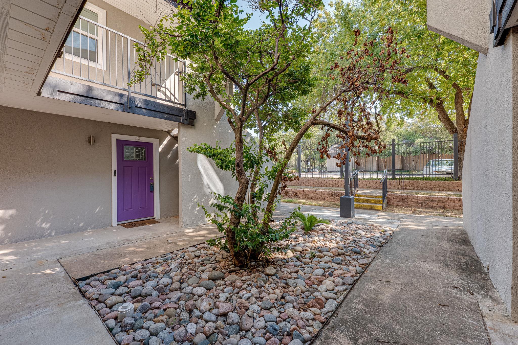 935 La Posada Dr # 156, Austin, TX 78752