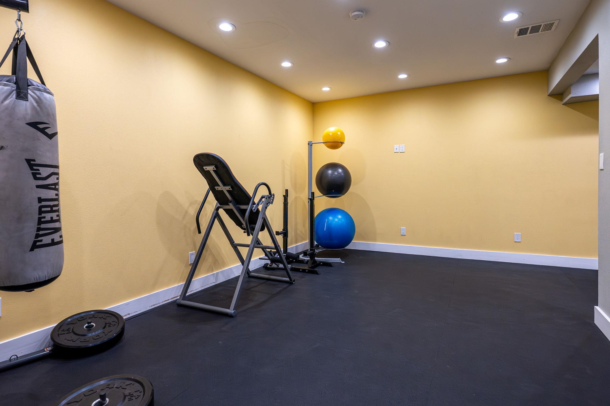 935 La Posada Dr # 156, Austin, TX 78752