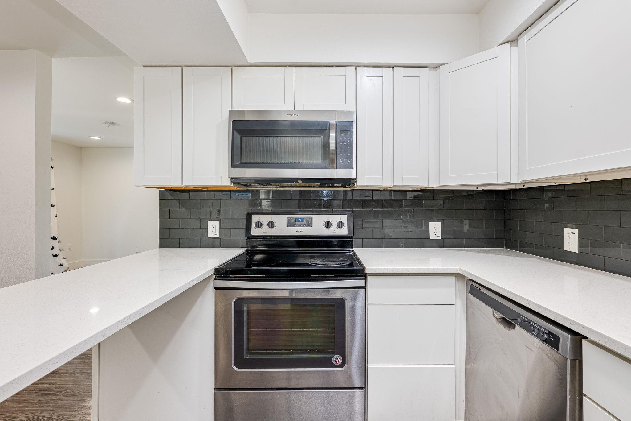 935 La Posada Dr # 156, Austin, TX 78752