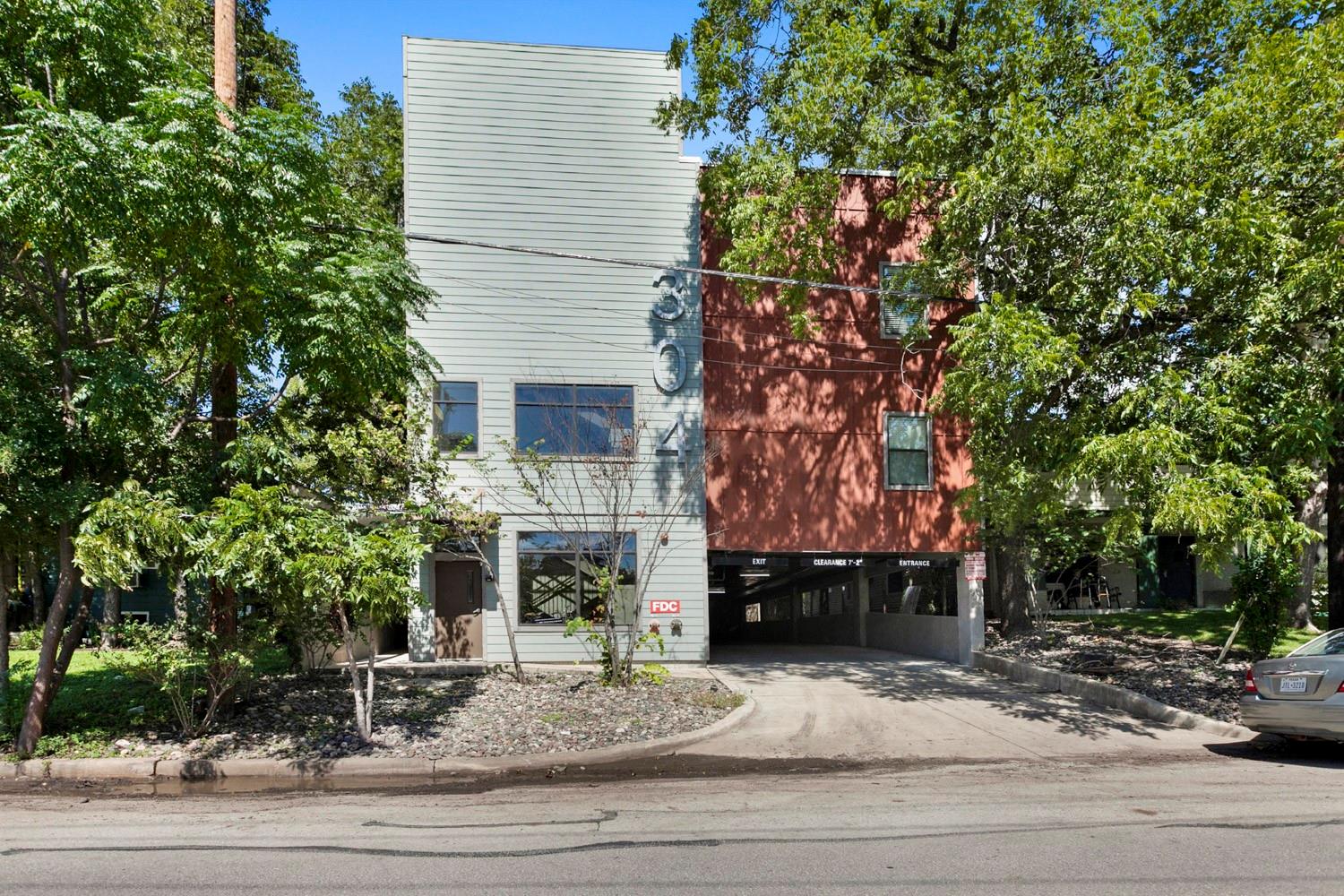 304 E 30th St # 3, Austin, TX 78705