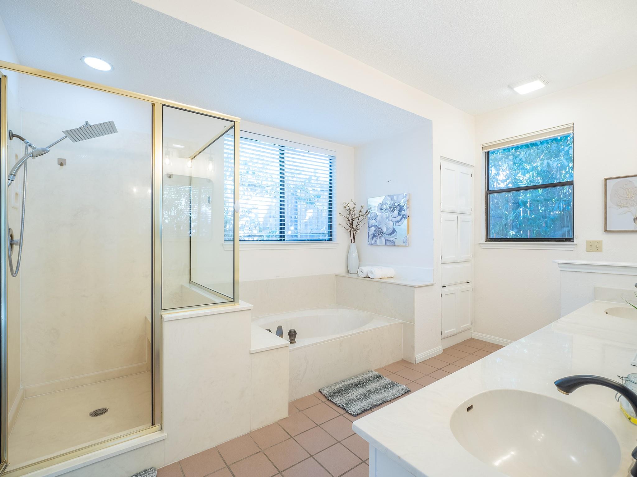 8906 Scotsman Dr, Austin, TX 78750