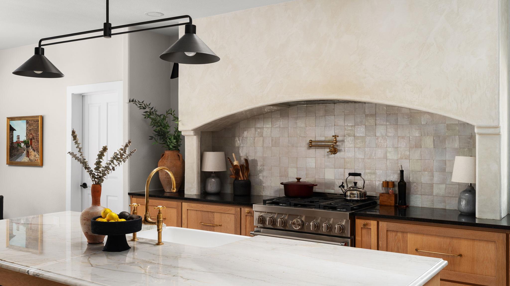 1209 Oak Meadow Dr, Dripping Springs, TX 78620