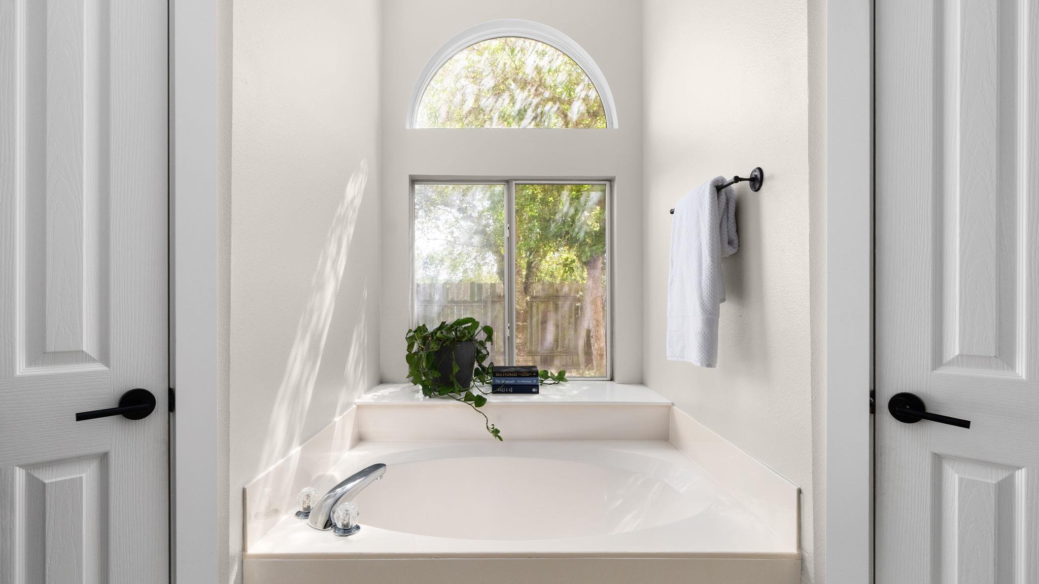 1209 Oak Meadow Dr, Dripping Springs, TX 78620