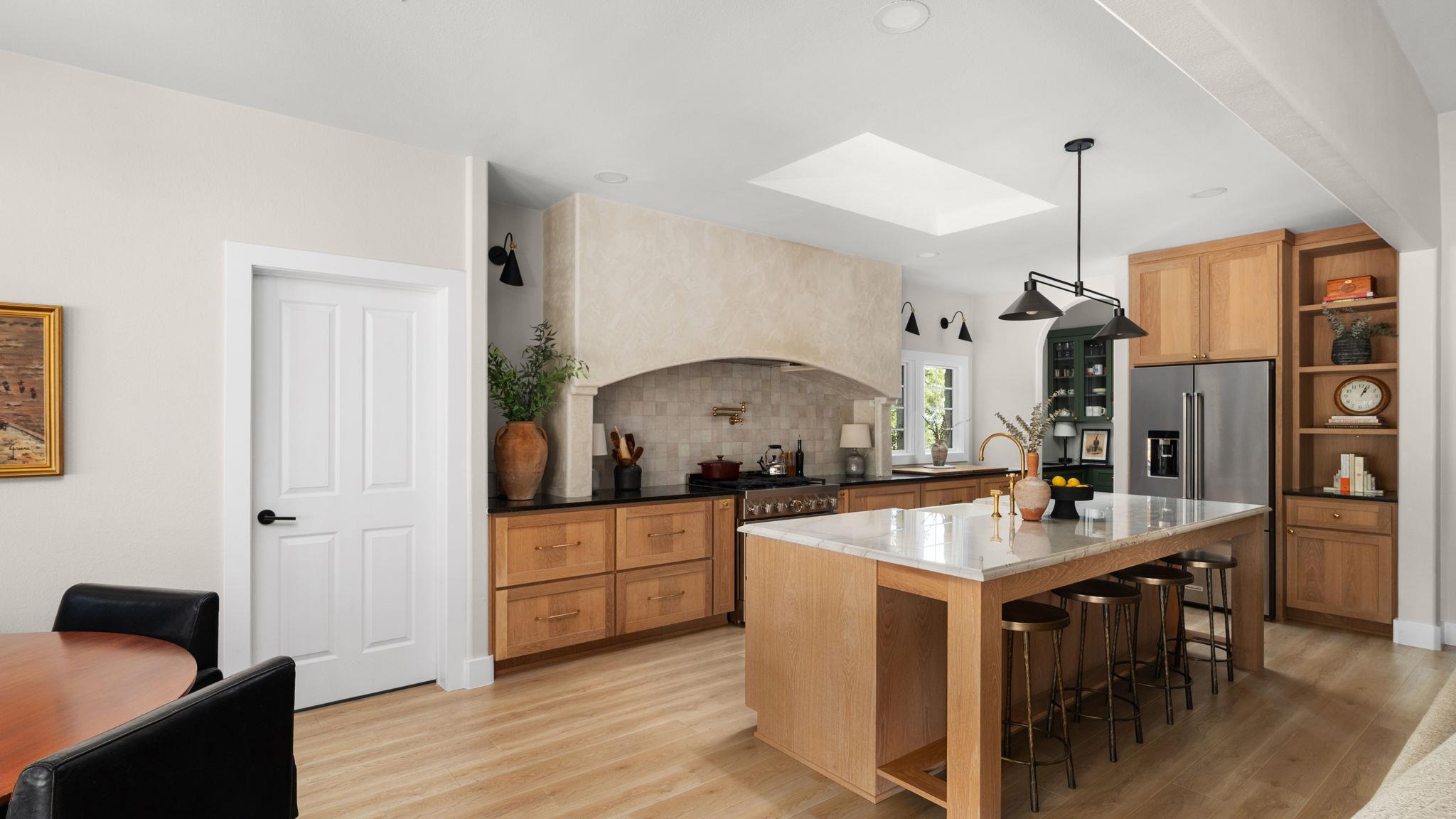 1209 Oak Meadow Dr, Dripping Springs, TX 78620