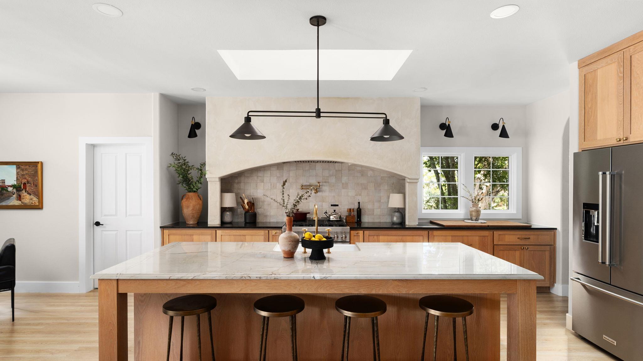 1209 Oak Meadow Dr, Dripping Springs, TX 78620