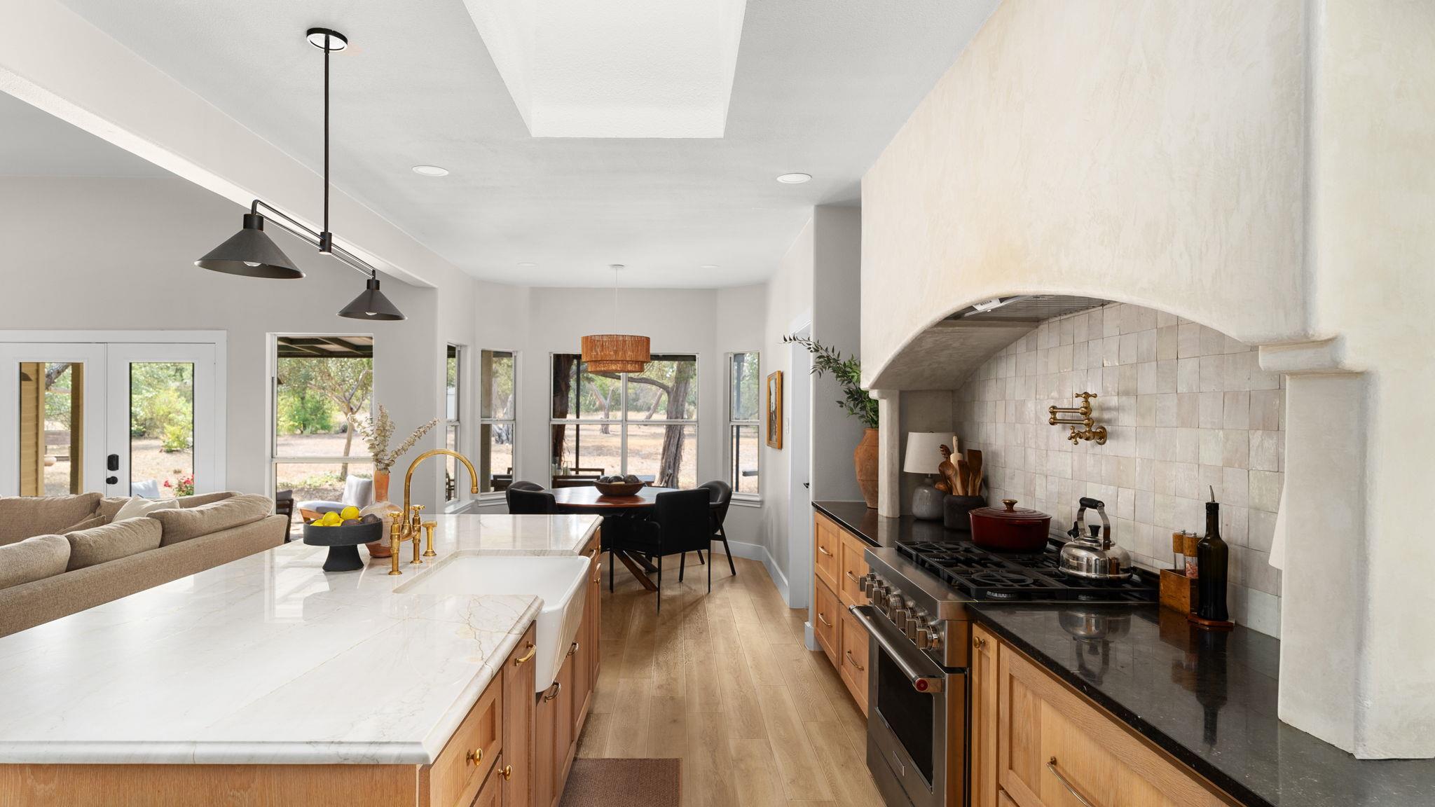 1209 Oak Meadow Dr, Dripping Springs, TX 78620