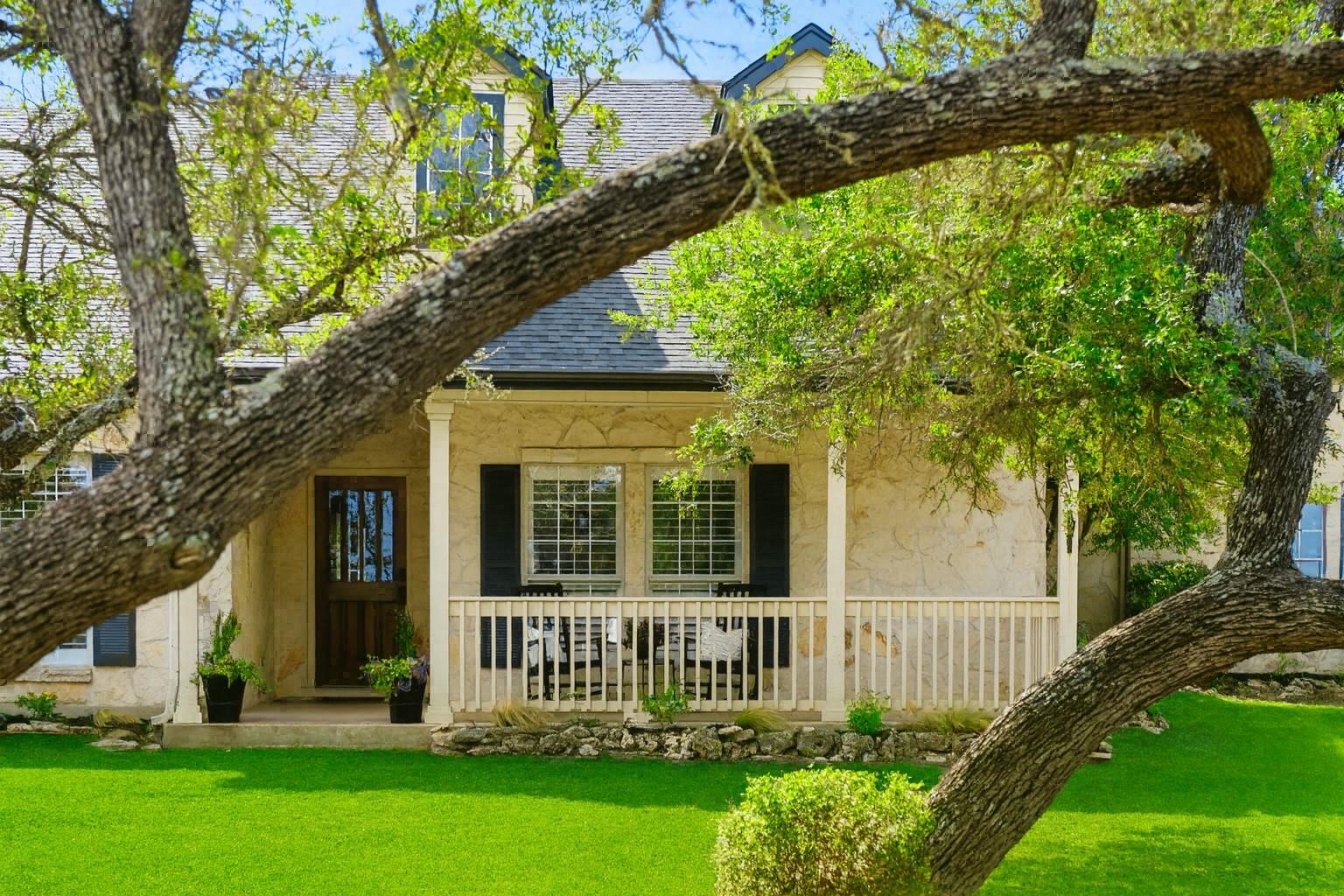 1209 Oak Meadow Dr, Dripping Springs, TX 78620