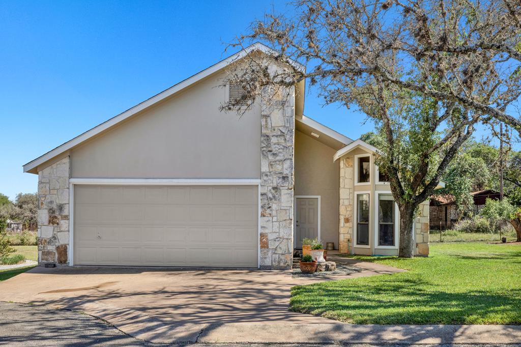 102 Pitchfork Dr, Johnson City, TX 78636