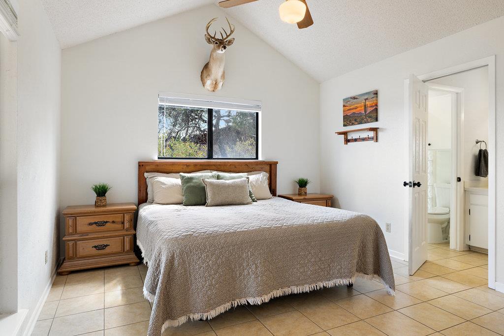 102 Pitchfork Dr, Johnson City, TX 78636