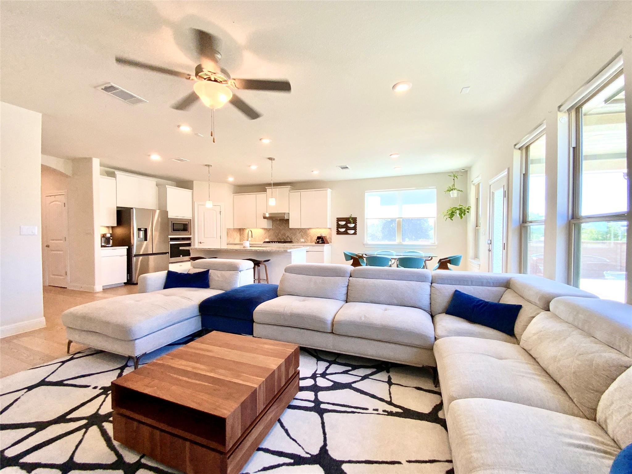 16028 Cinca Terra Dr, Austin, TX 78738