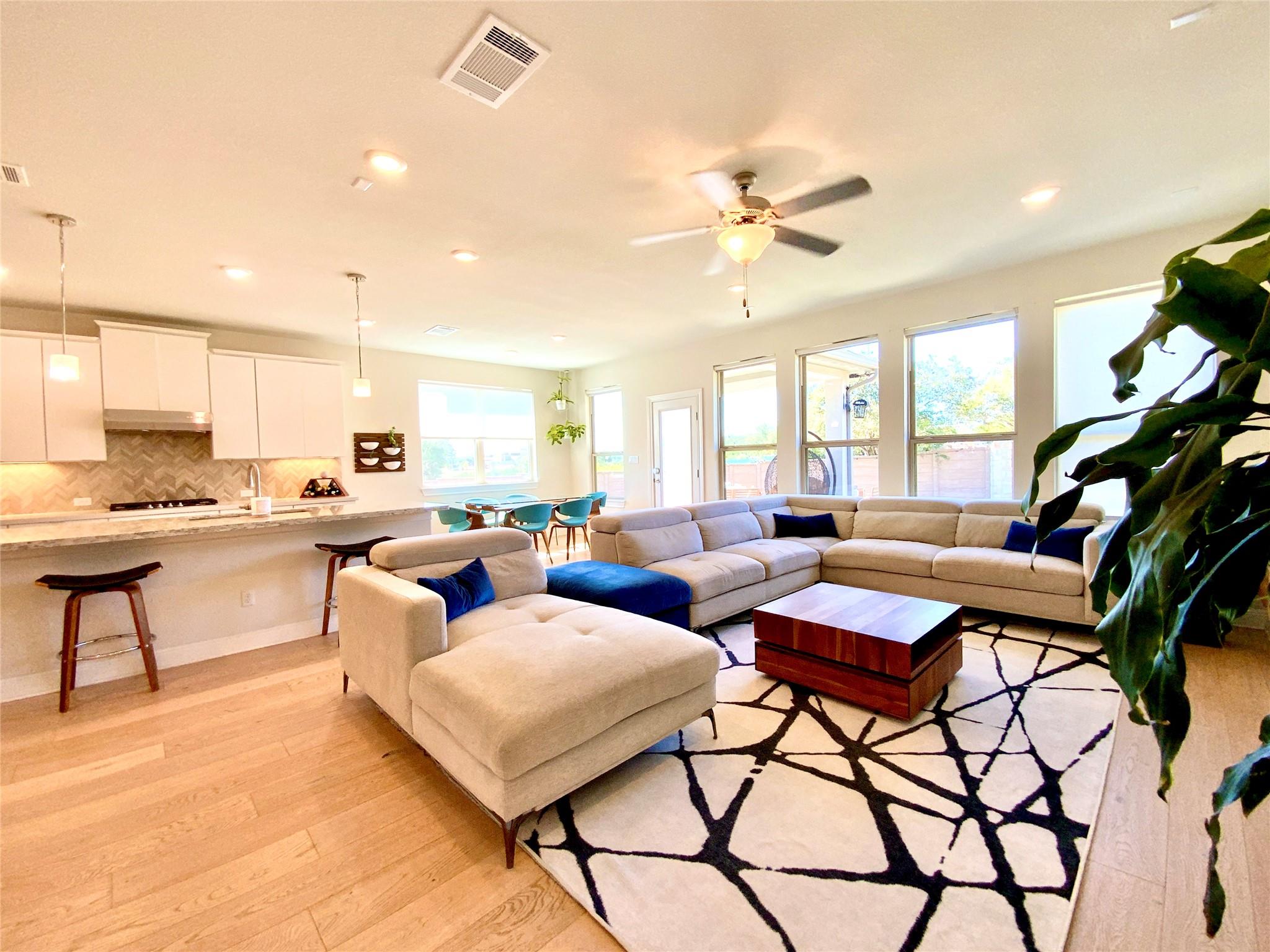 16028 Cinca Terra Dr, Austin, TX 78738