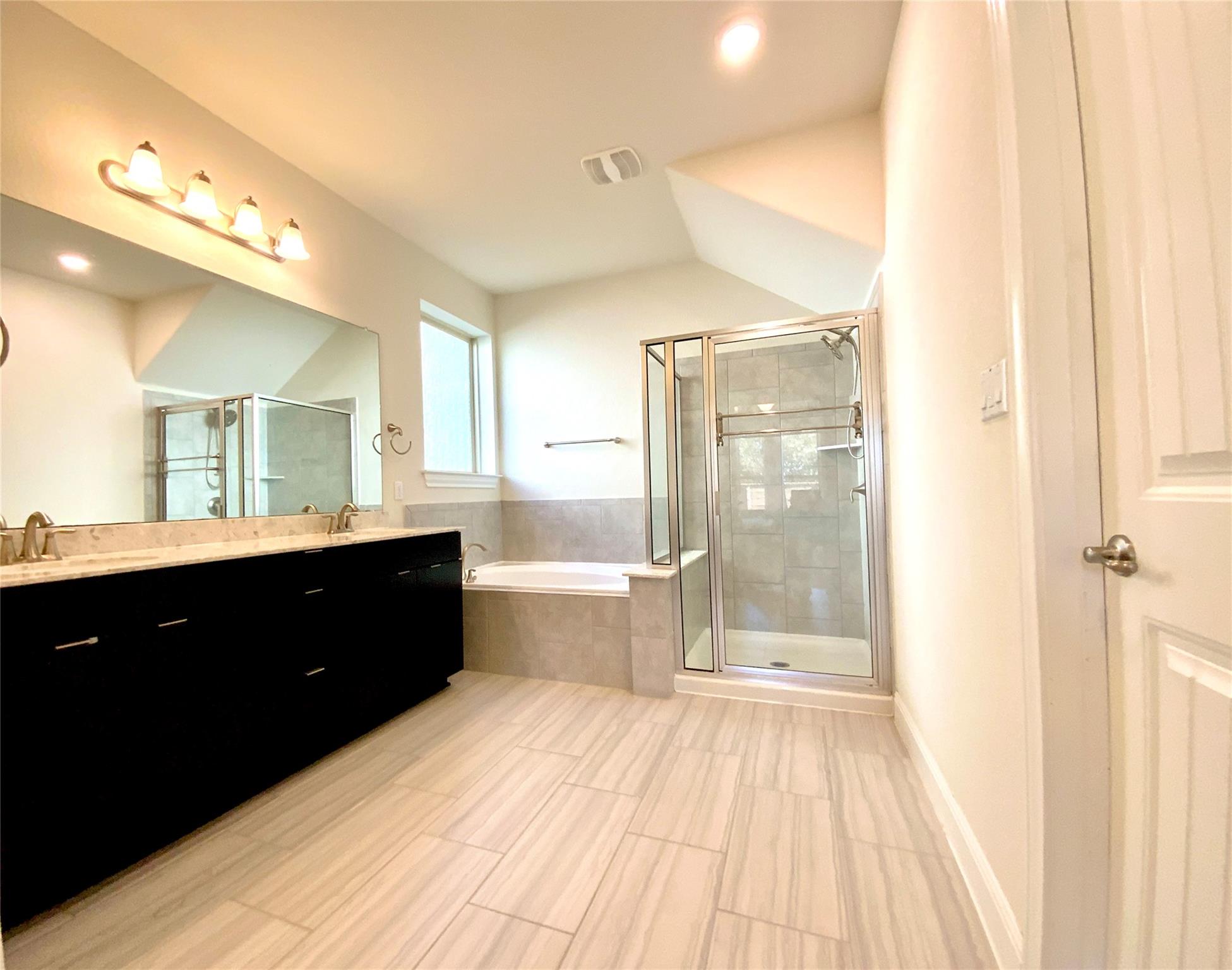 16028 Cinca Terra Dr, Austin, TX 78738