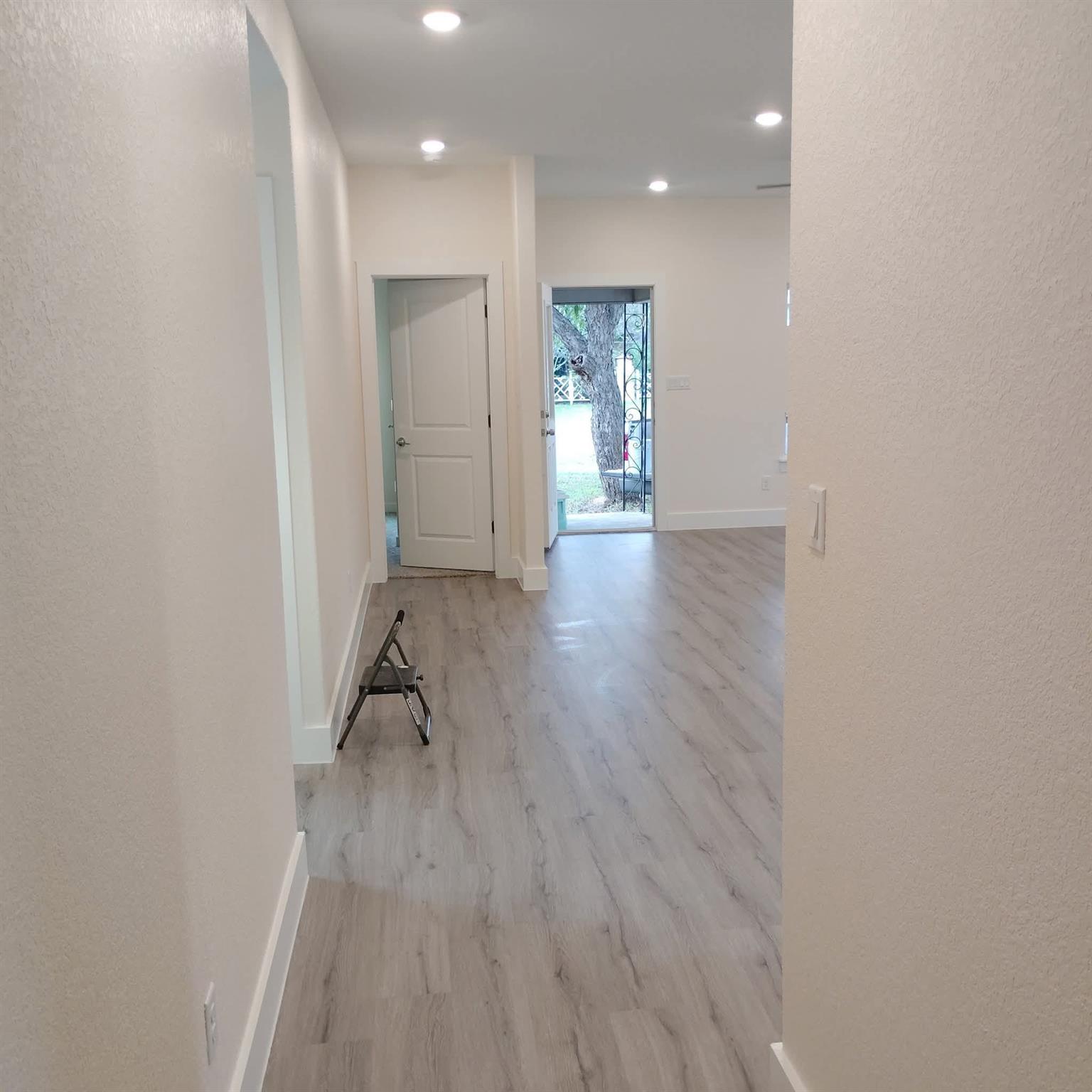 928 E Cameron Ave, Rockdale, TX 76567