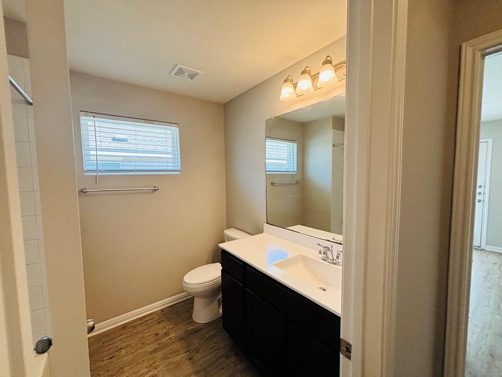 1310 Walden Pond Dr, Pflugerville, TX 78660