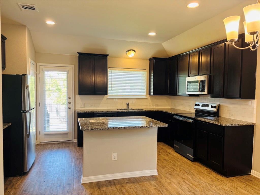 1310 Walden Pond Dr, Pflugerville, TX 78660