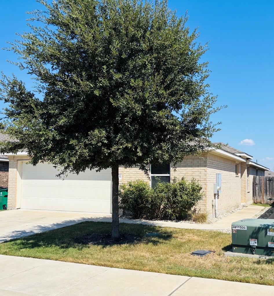 1310 Walden Pond Dr, Pflugerville, TX 78660