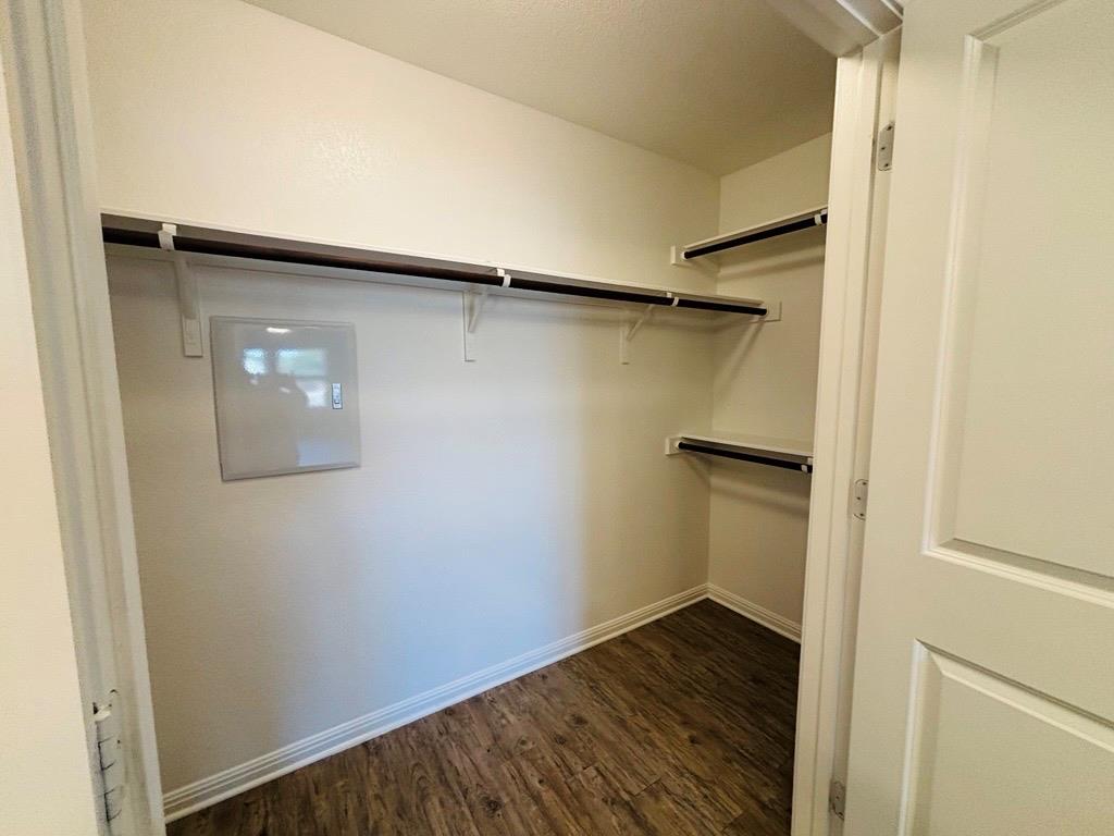 1310 Walden Pond Dr, Pflugerville, TX 78660