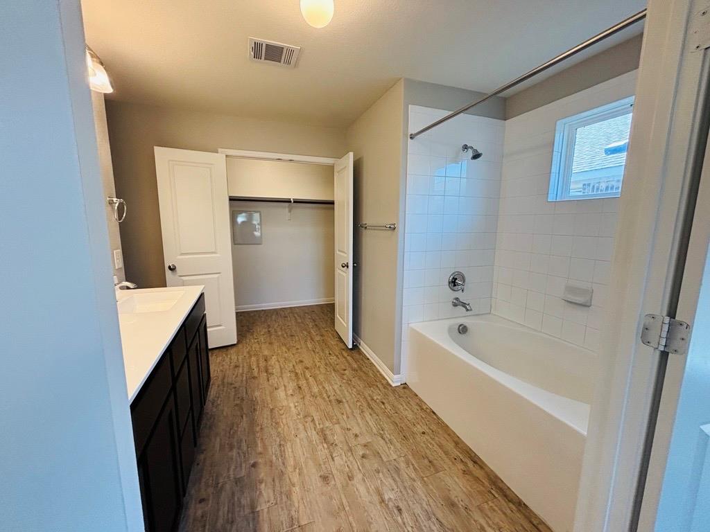 1310 Walden Pond Dr, Pflugerville, TX 78660