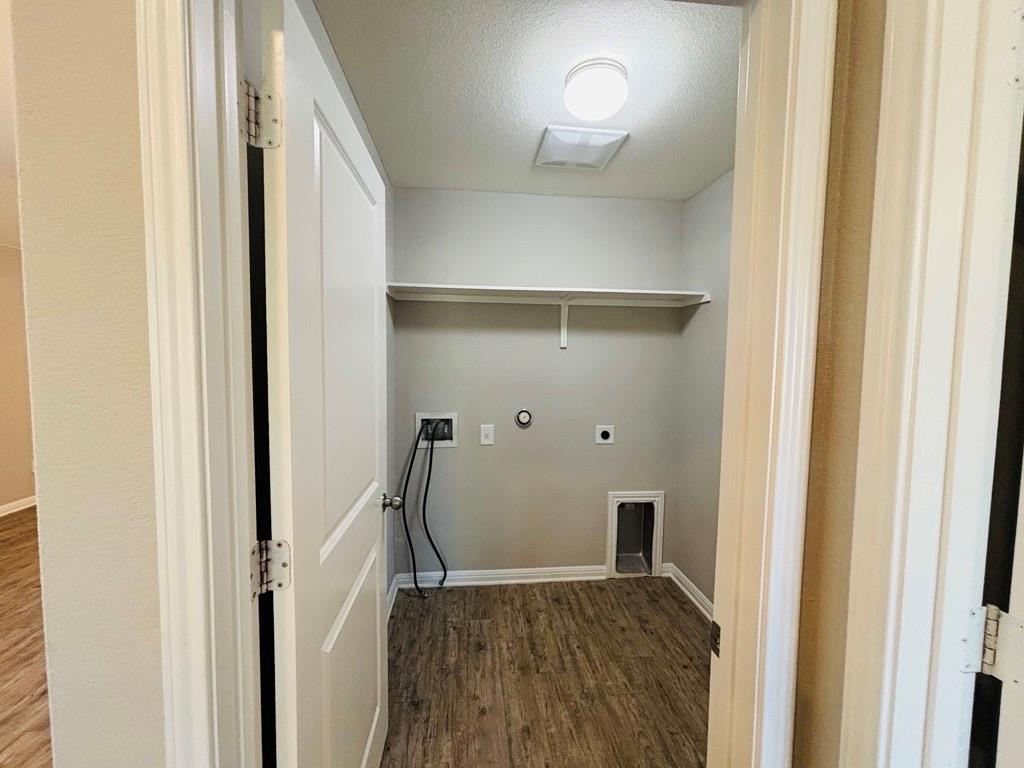 1310 Walden Pond Dr, Pflugerville, TX 78660