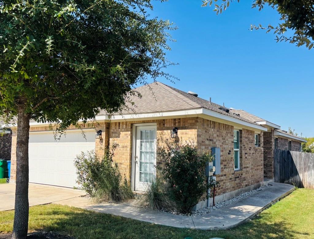 1310 Walden Pond Dr, Pflugerville, TX 78660