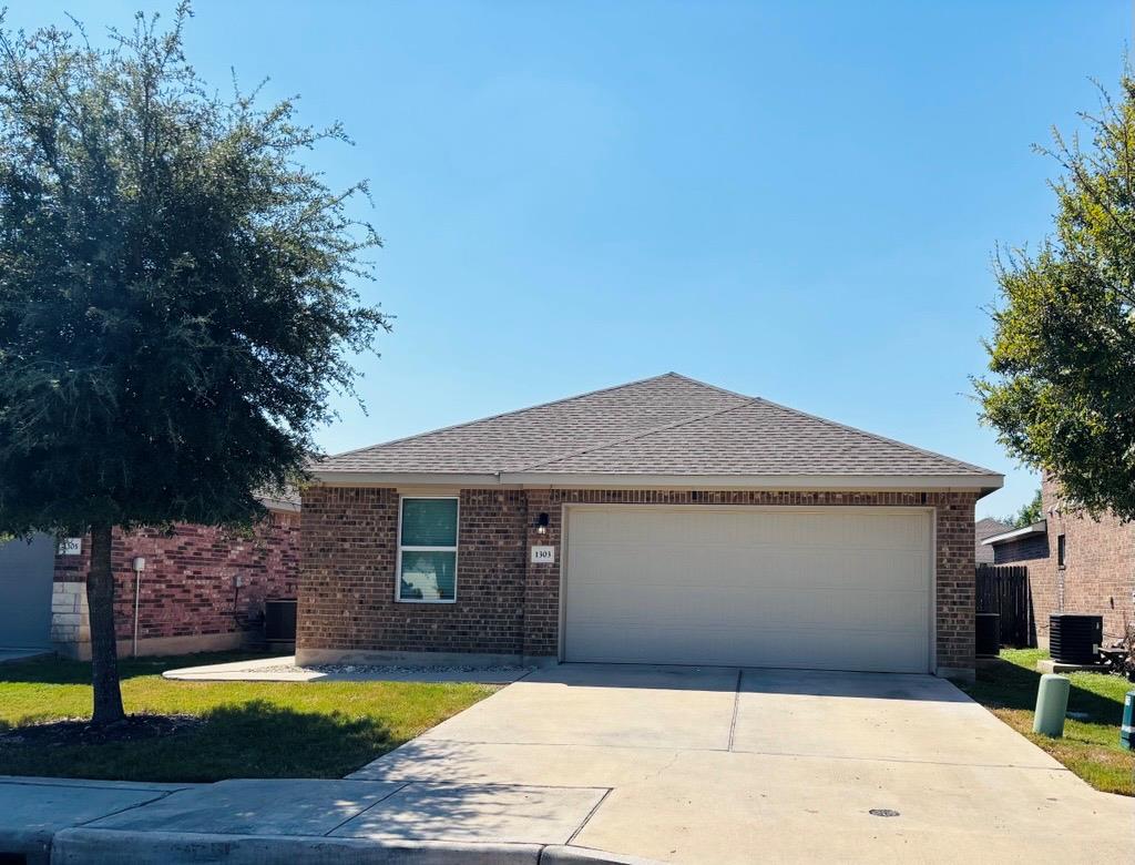 1310 Walden Pond Dr, Pflugerville, TX 78660