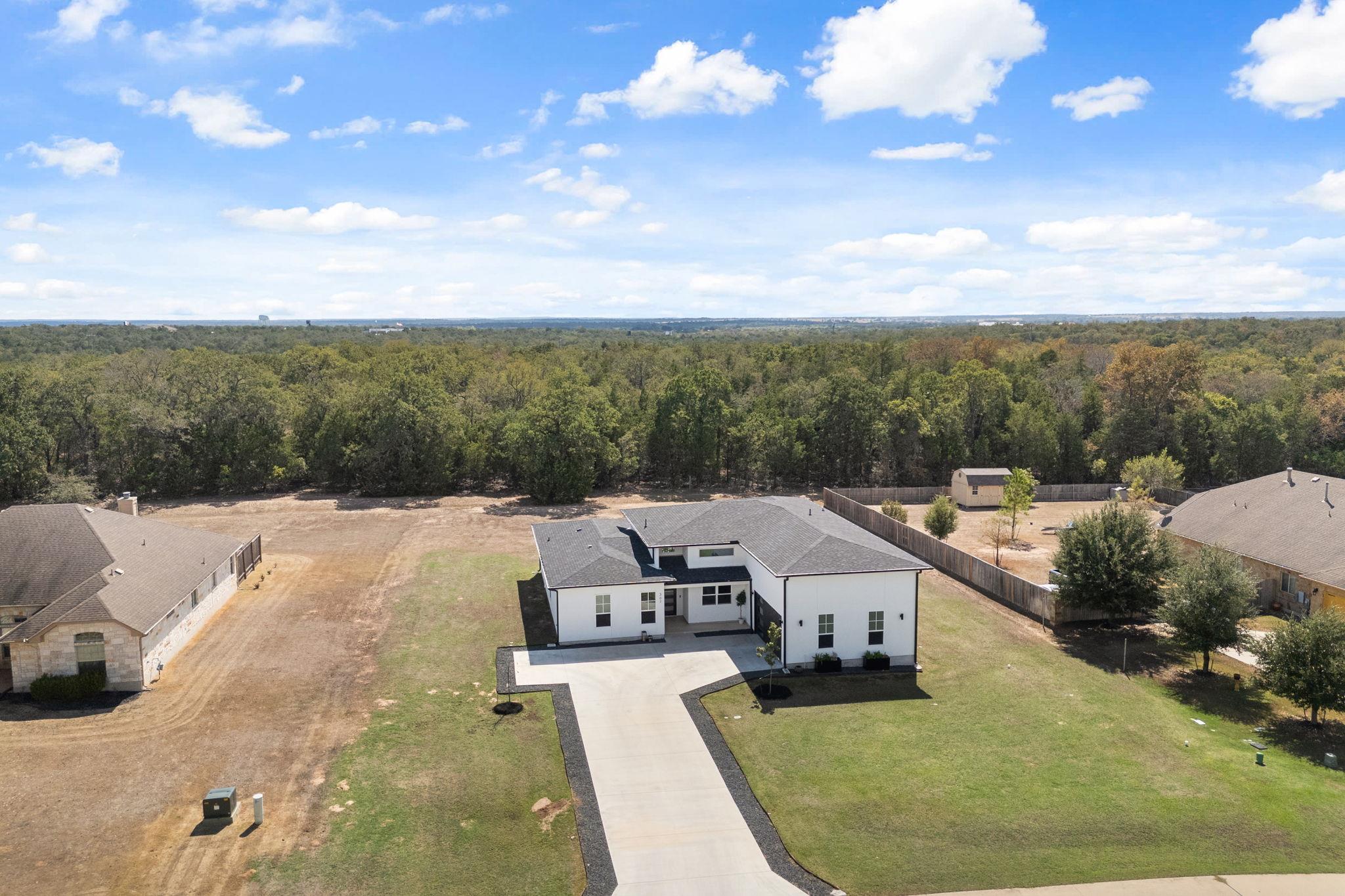 307 Chisholm Trl, Bastrop, TX 78602