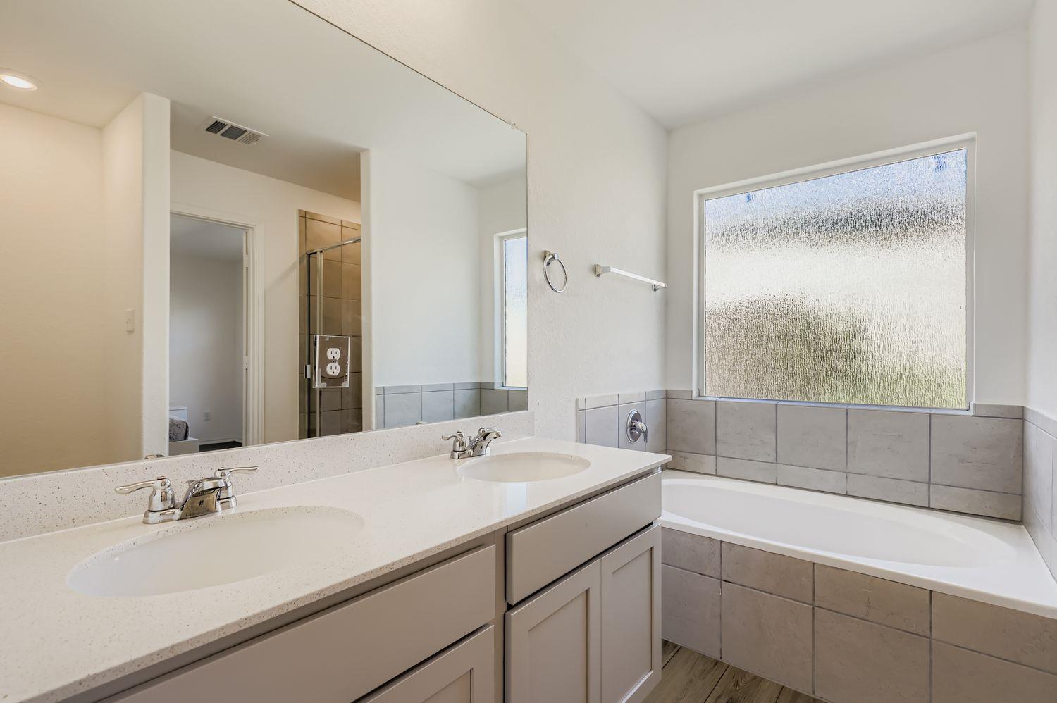 8212 Purple Aster Pass, Lago Vista, TX 78645