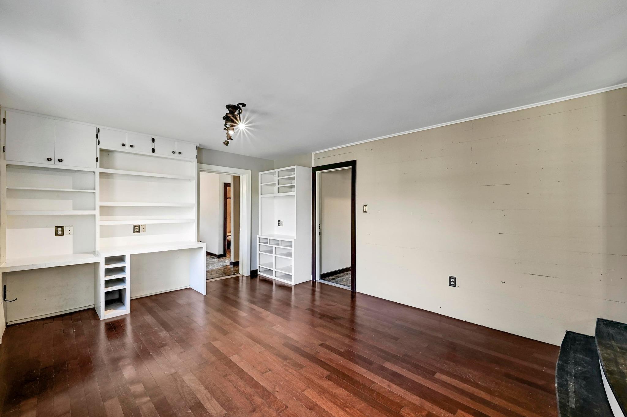 1005 4th St, Blanco, TX 78606