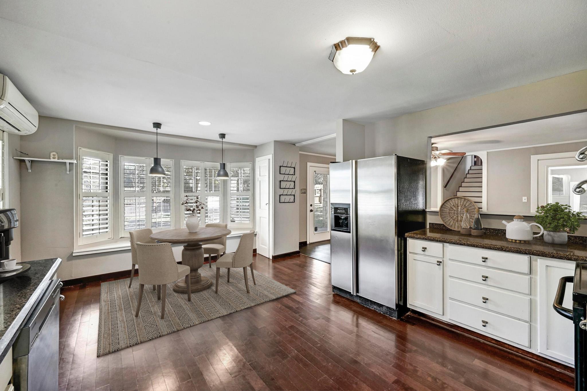 1005 4th St, Blanco, TX 78606