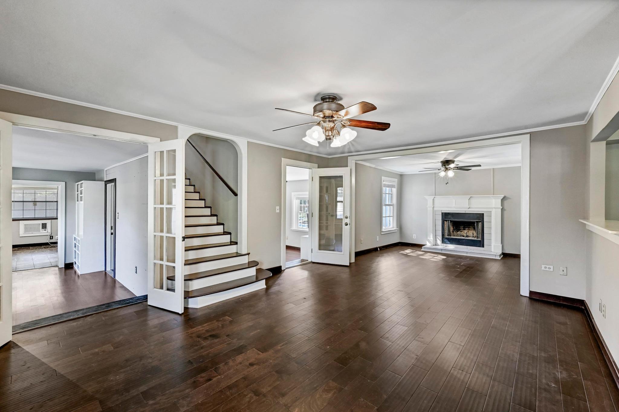 1005 4th St, Blanco, TX 78606