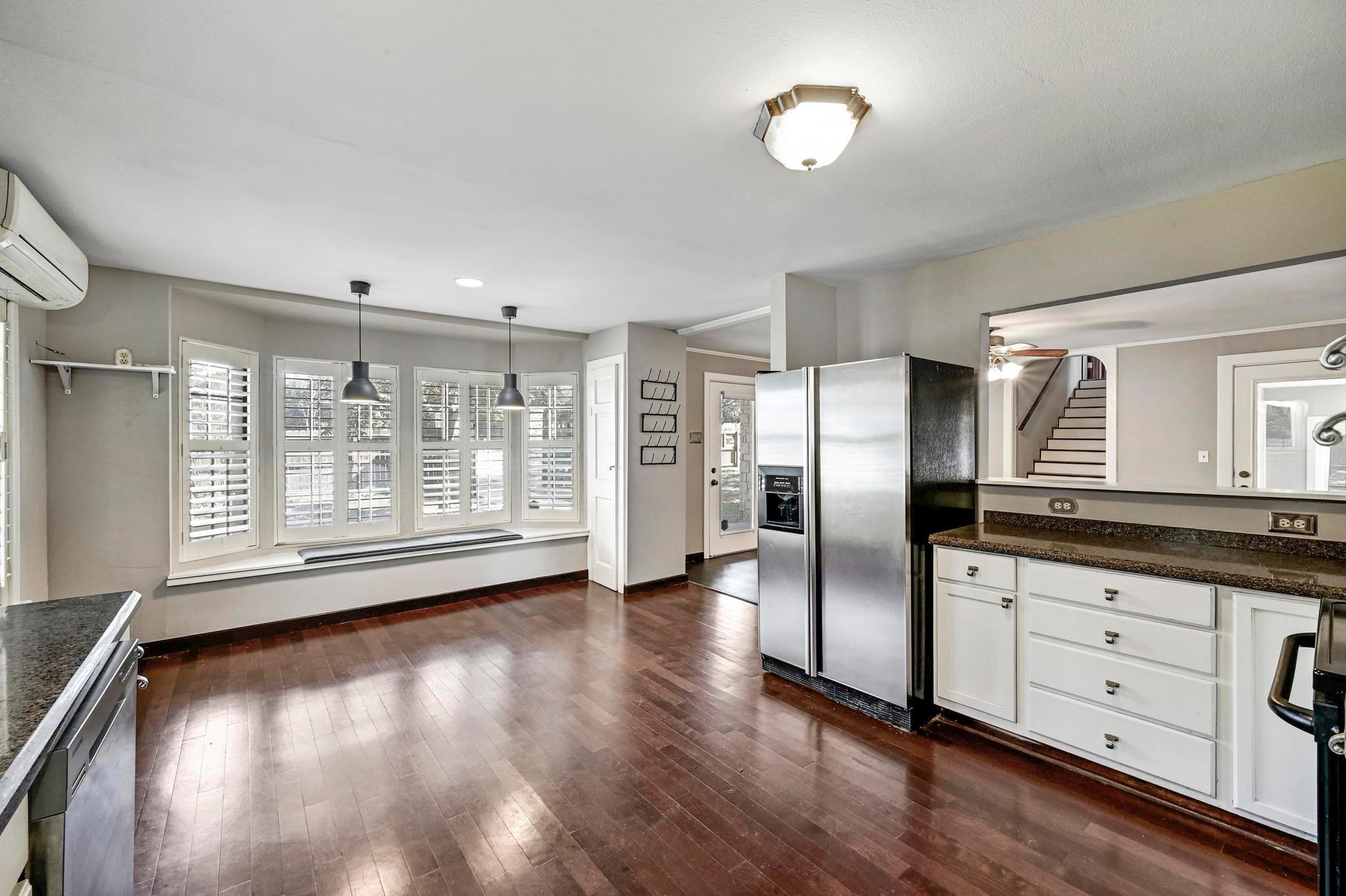 1005 4th St, Blanco, TX 78606