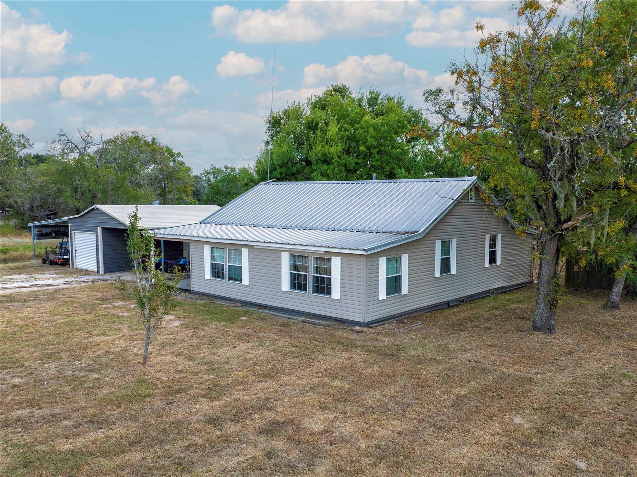 371 County Road 146, Hallettsville, TX 77964