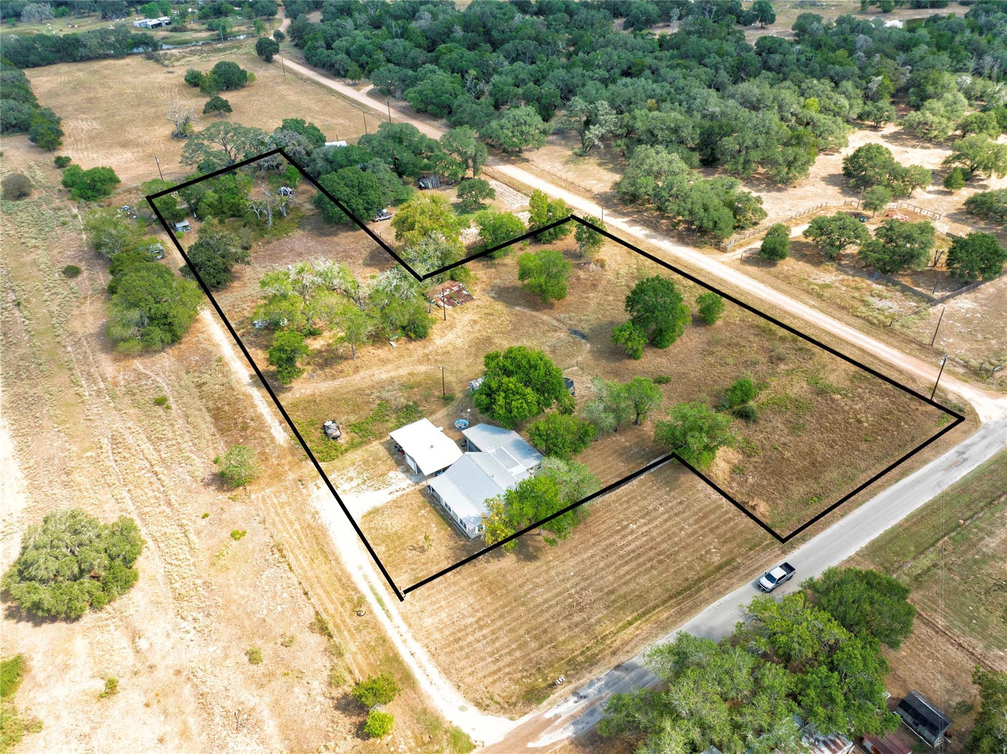 371 County Road 146, Hallettsville, TX 77964