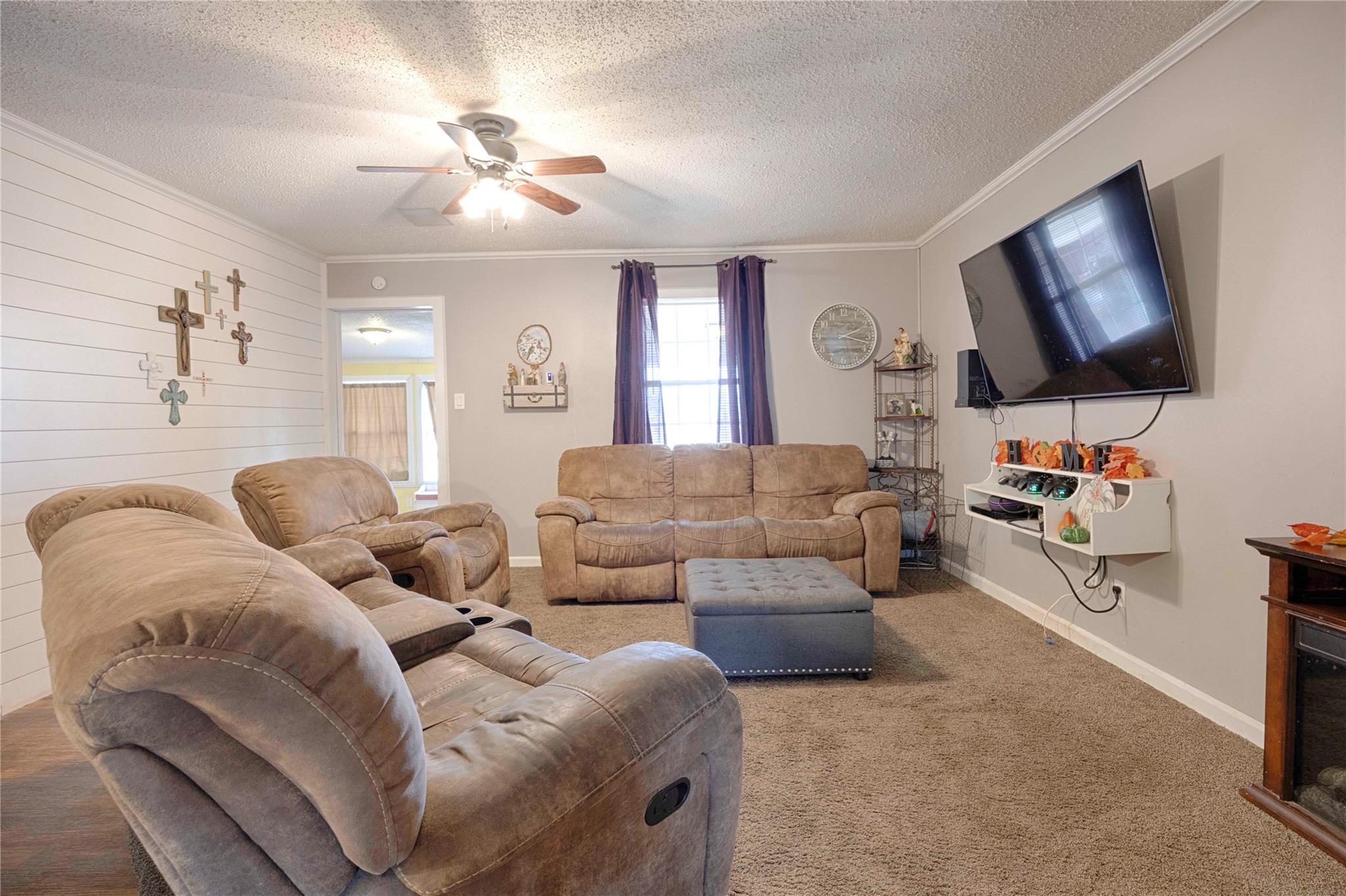 371 County Road 146, Hallettsville, TX 77964