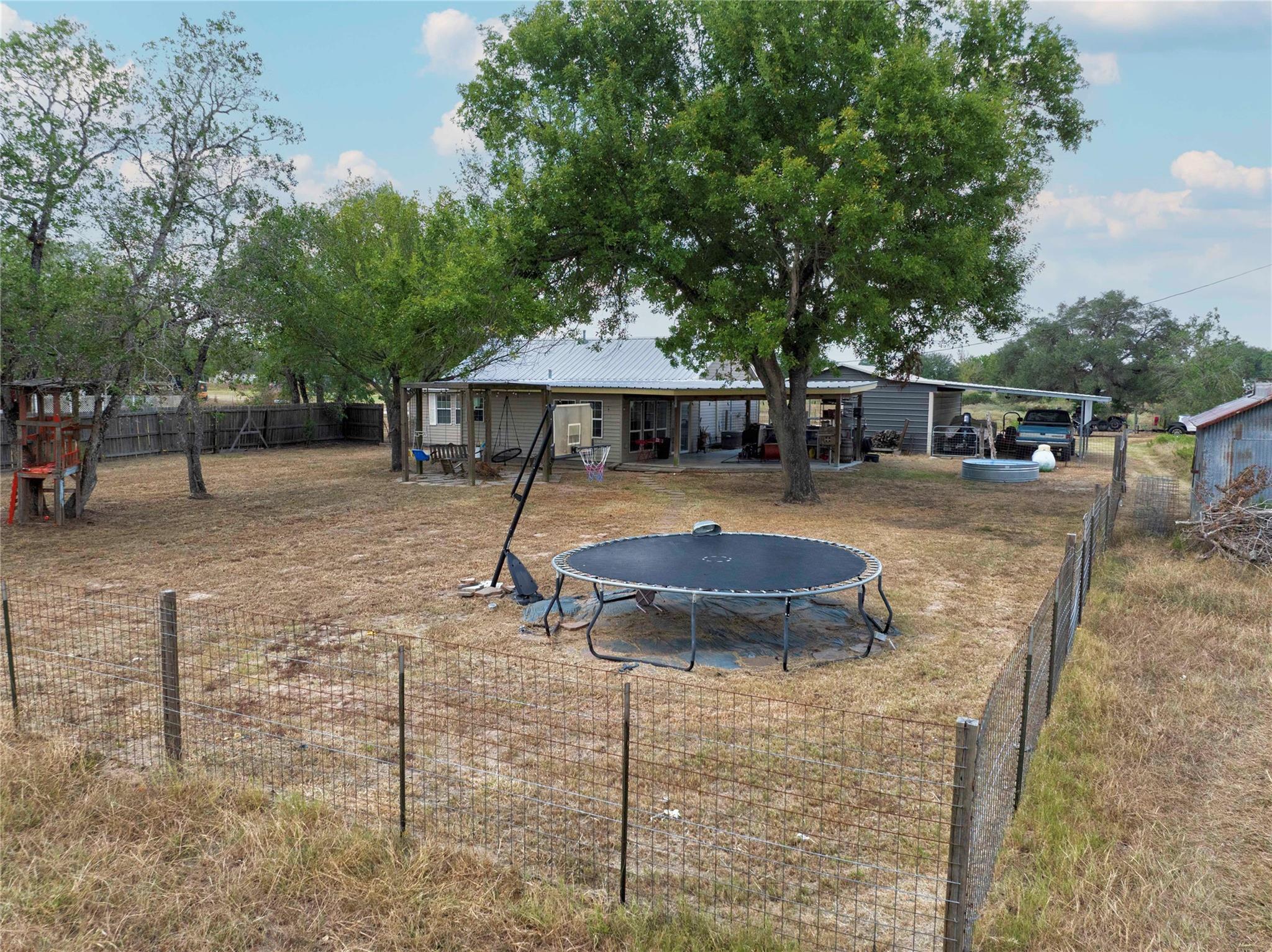 371 County Road 146, Hallettsville, TX 77964