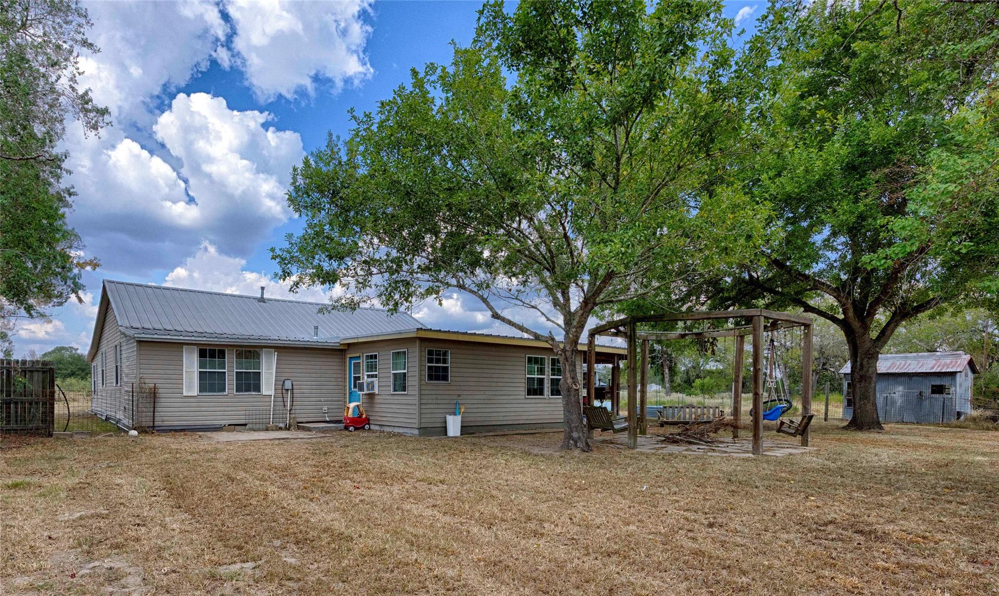 371 County Road 146, Hallettsville, TX 77964