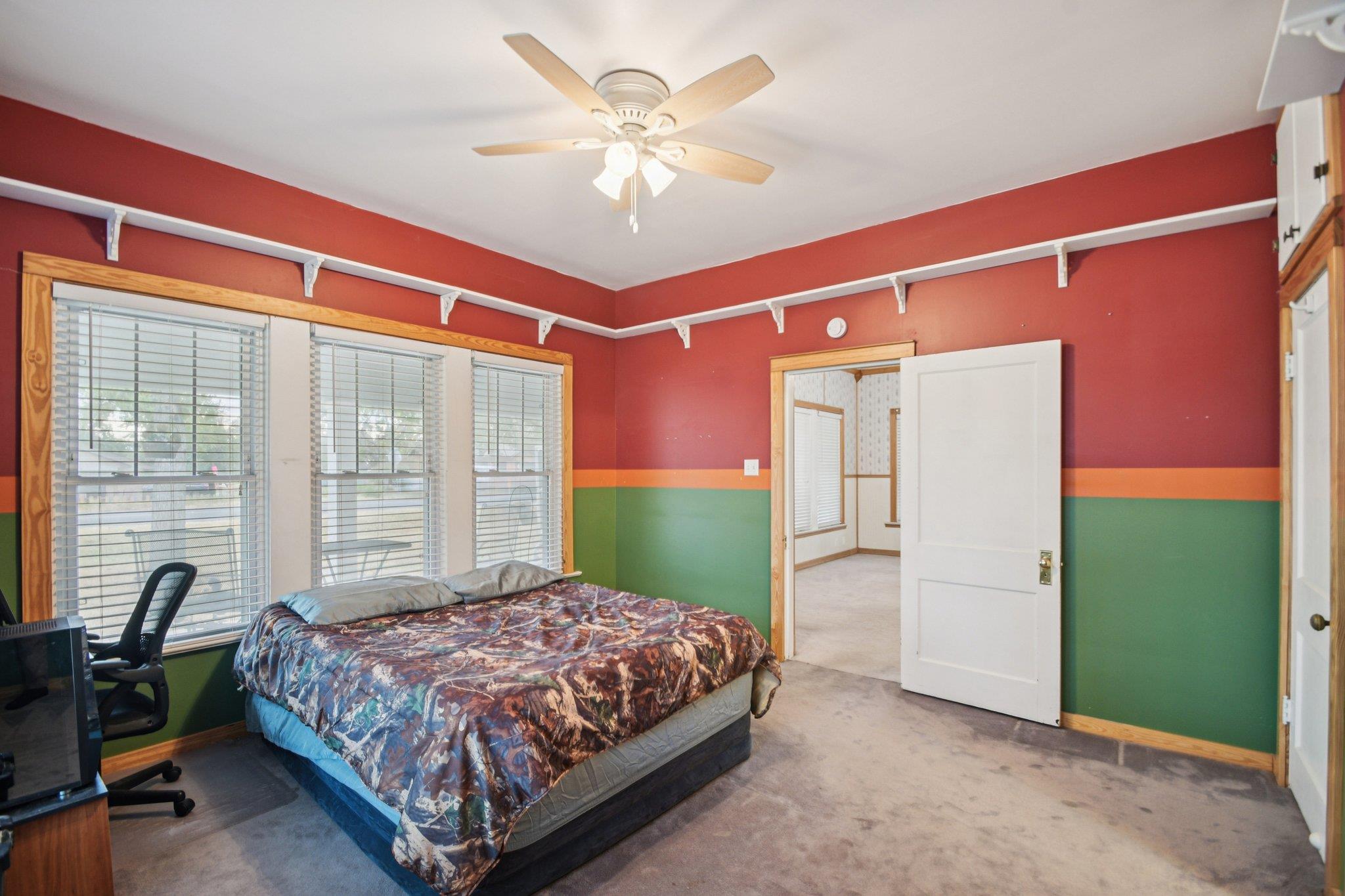 611 N Main St, Elgin, TX 78621