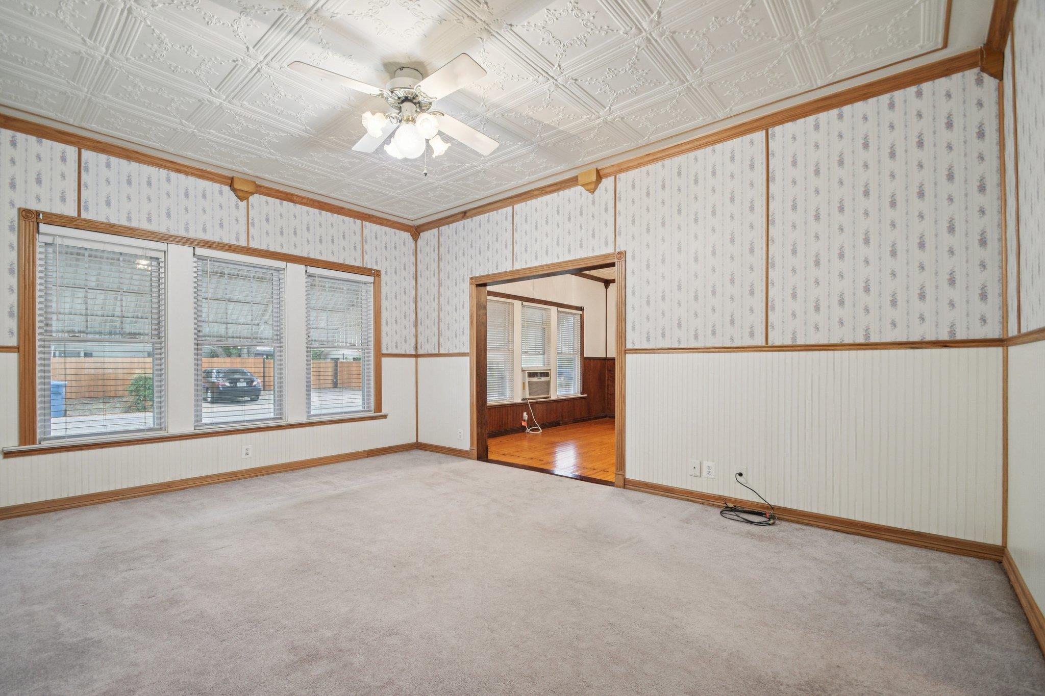 611 N Main St, Elgin, TX 78621