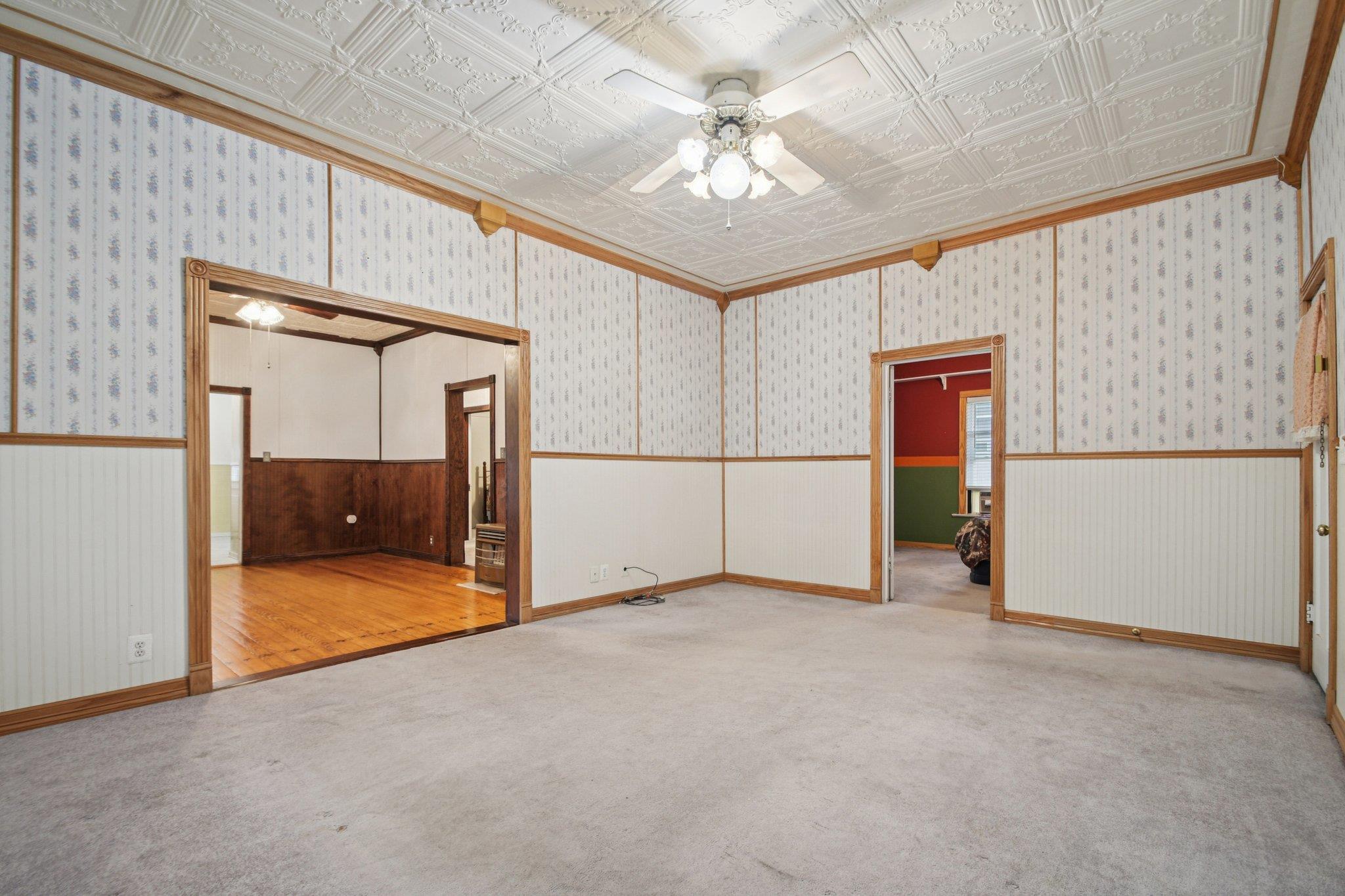 611 N Main St, Elgin, TX 78621