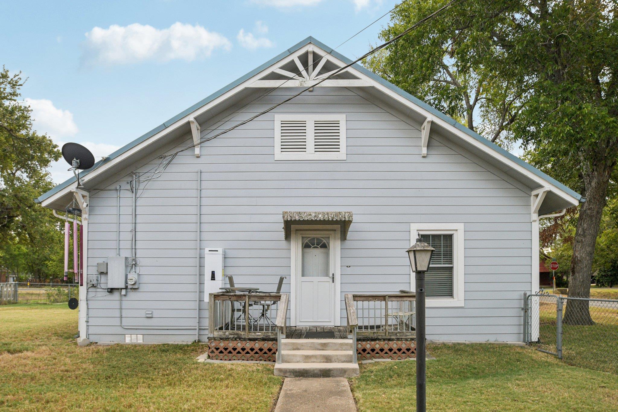 611 N Main St, Elgin, TX 78621