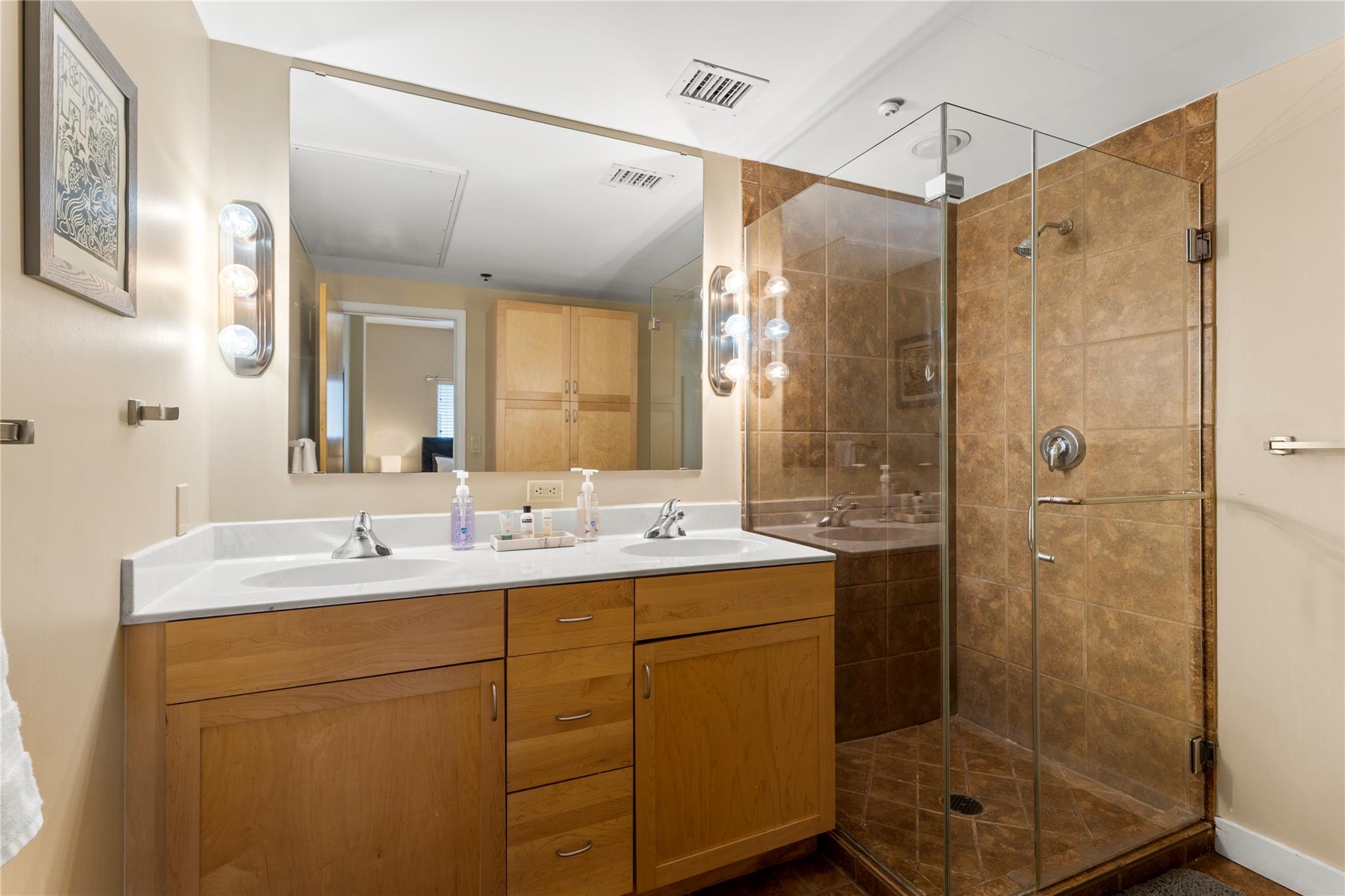 711 W 26th St # 706, Austin, TX 78705